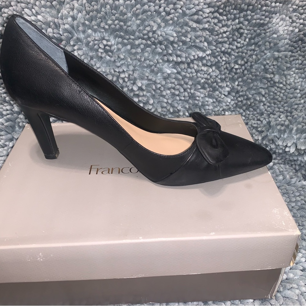 Women’s Franco Sarto Leather Pumps - Picture 2 of 3